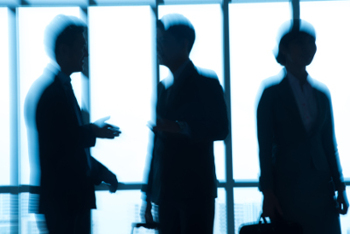 Kandidaten beim anonymen Bewerbungsverfahren