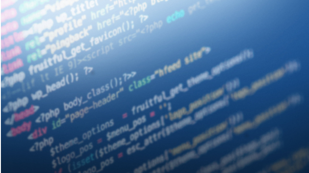 Nahaufnahme eines Computermonitors mit einem Text in Programmiersprache