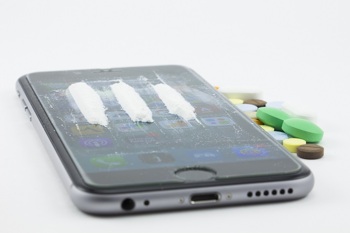 Drogen auf einem Smartphone