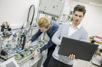 Siemens-Ingenieure bei der Arbeit