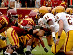 Beim American Football stehen sich die Offense und die Defense zweier Mannschaften gegenüber.